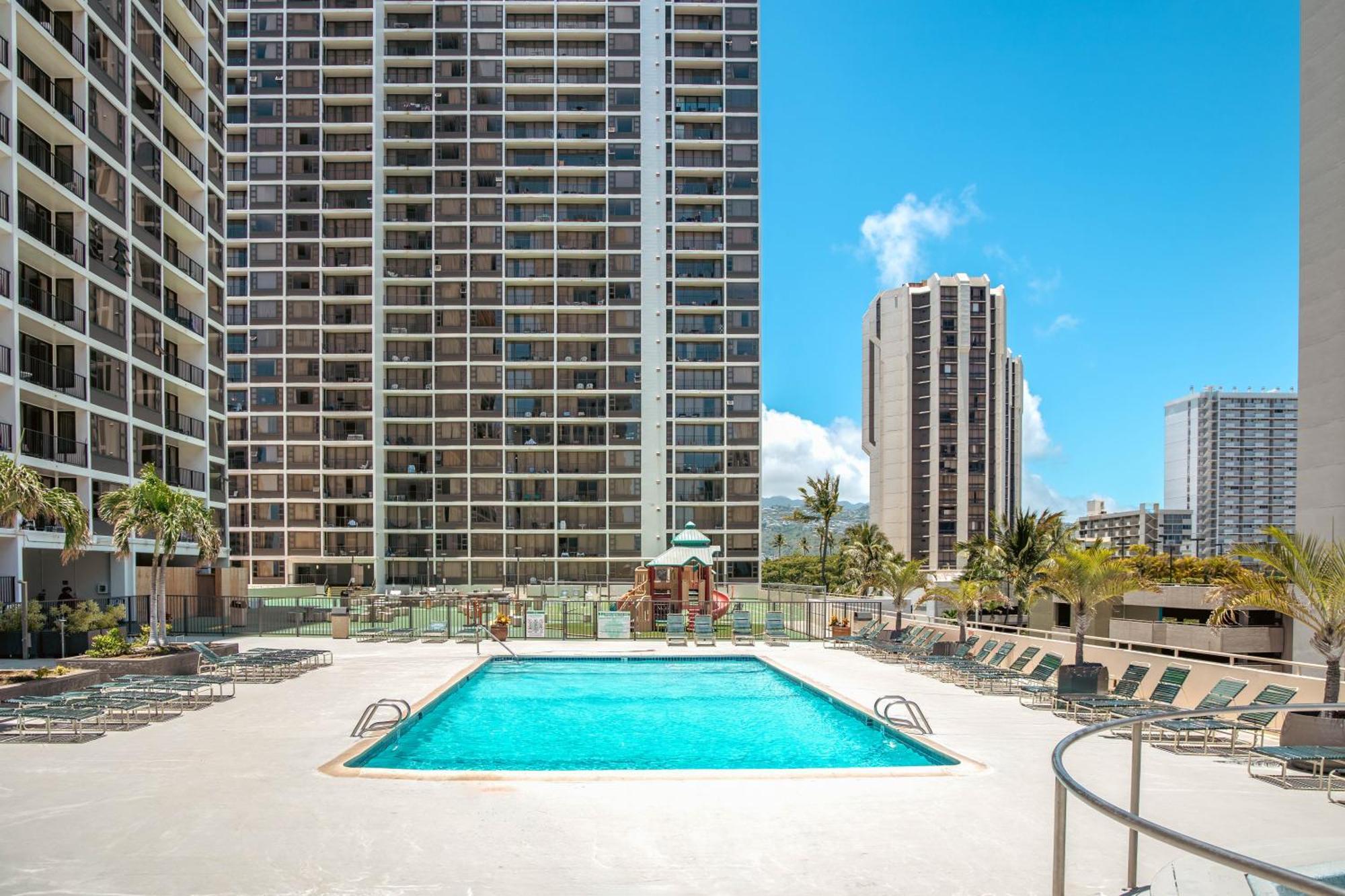 Cozy Waikiki Getaway, Stroll To Beach With Free Parking 檀香山 外观 照片