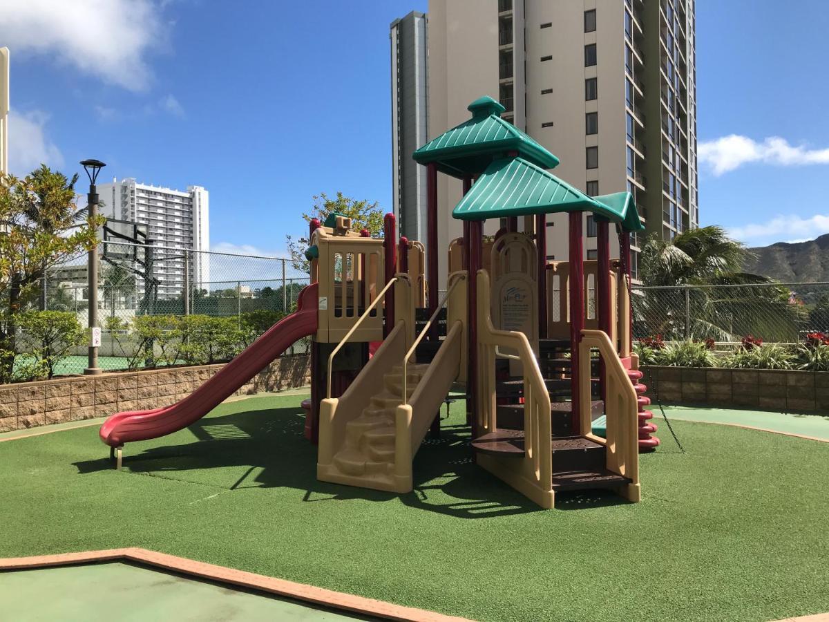 Cozy Waikiki Getaway, Stroll To Beach With Free Parking 檀香山 外观 照片